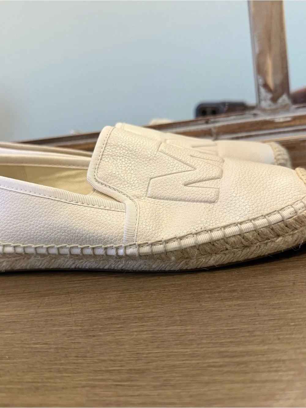 Like New! MICHAEL Michael Kors Cream Leather Espadrille Flats